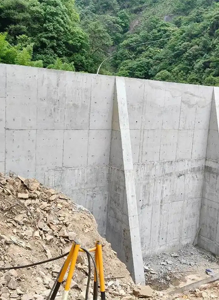 青岛李沧区重力式挡土墙